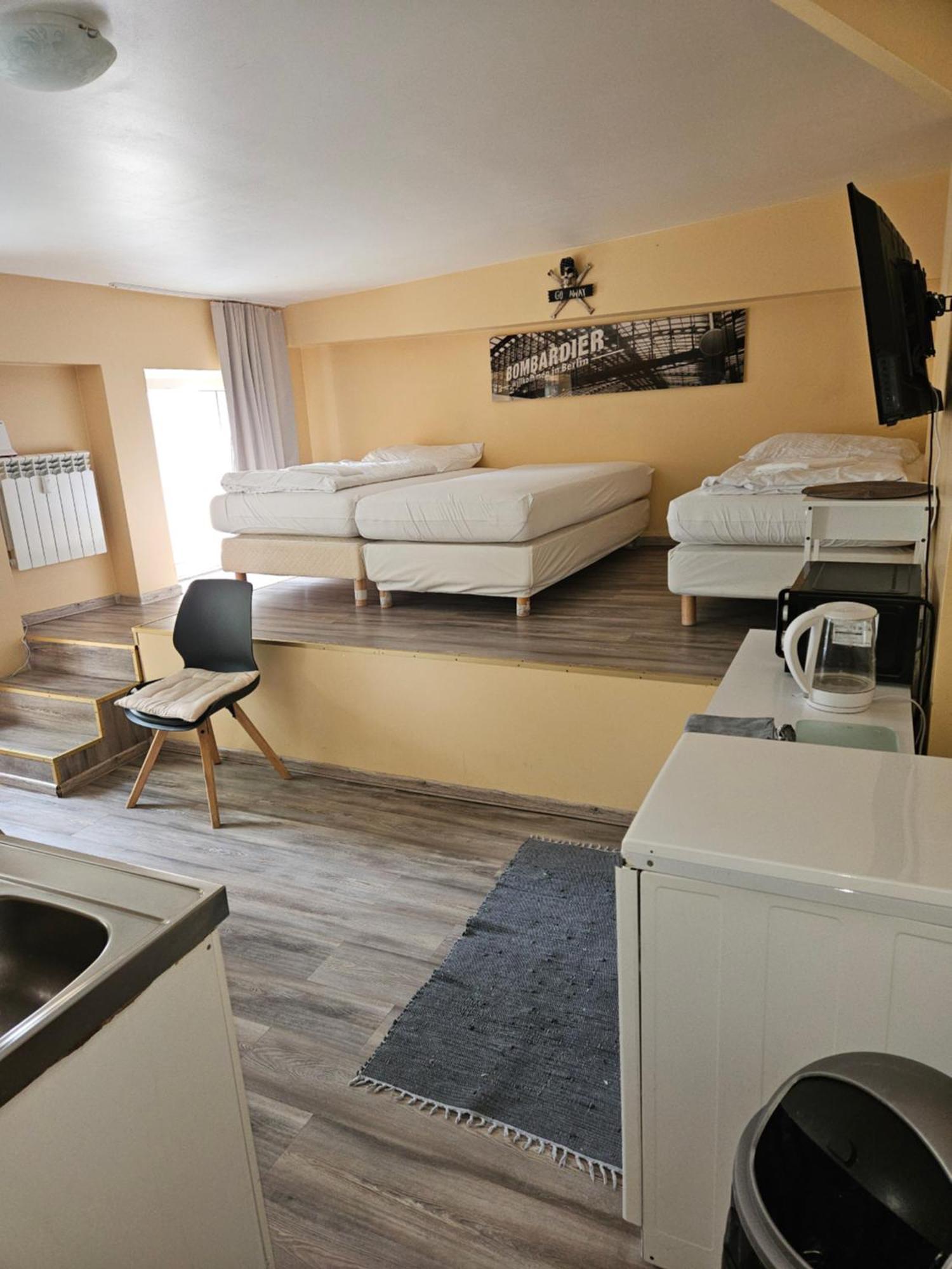 Pension 11 Apartments By Lorenc Berlin Dış mekan fotoğraf