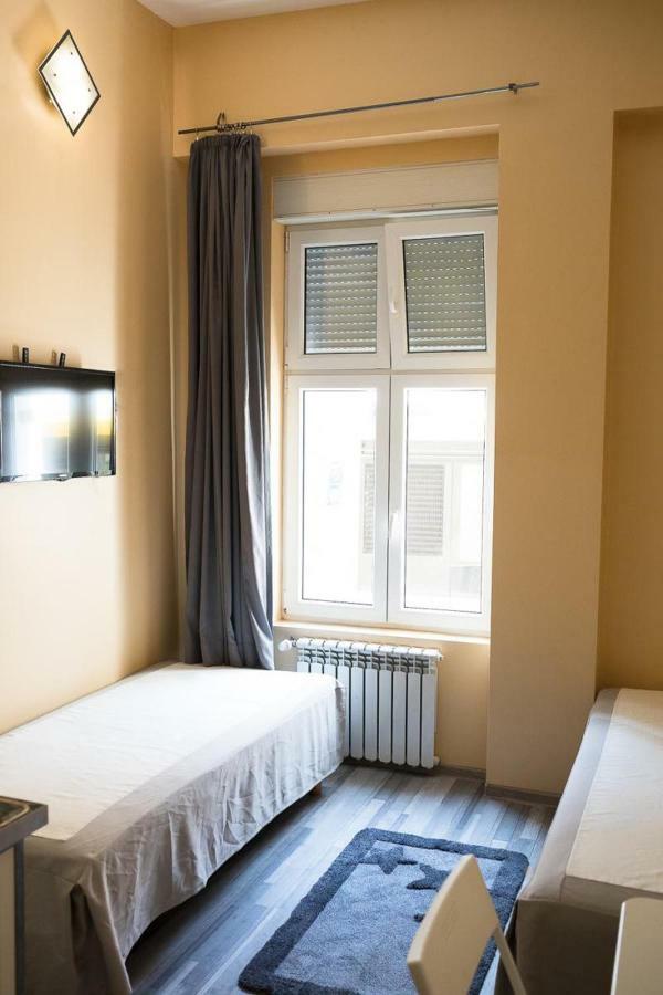 Pension 11 Apartments By Lorenc Berlin Dış mekan fotoğraf